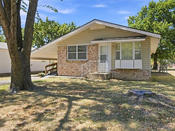 4th image of 208 S Ora St