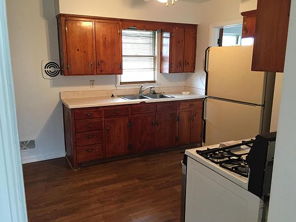 5th image of 1447 Guildhall Ave NW