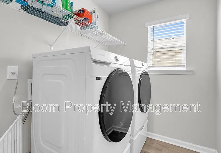 451 Carrara Dr — Photo 26