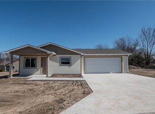 1702 N 2nd St, Neodesha, KS 66757
