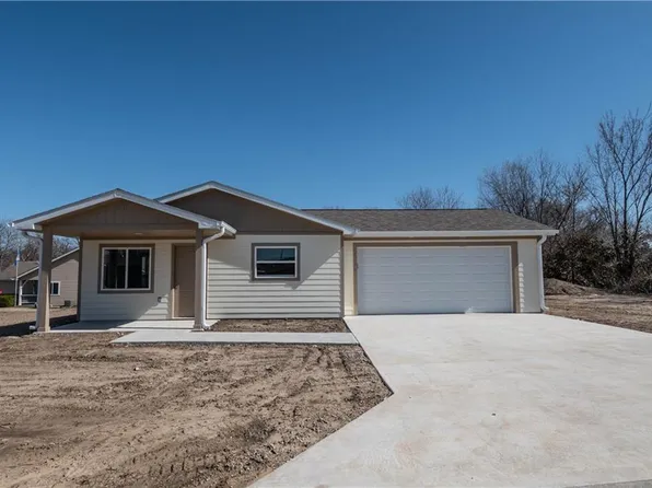 1702 N 2nd St, Neodesha, KS 66757