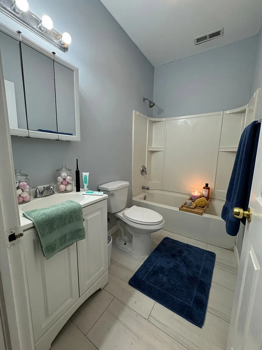 40-42 Center St - 2R — Photo 1