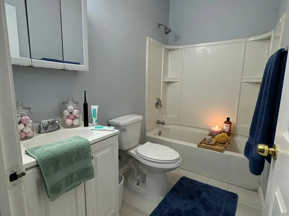 40 Center St #2R, Bridgeport, CT 06604