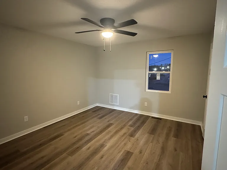 1921 Sanford Dr — Photo 17