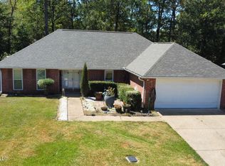2115 Branch Creek Dr, Byram, MS 39272