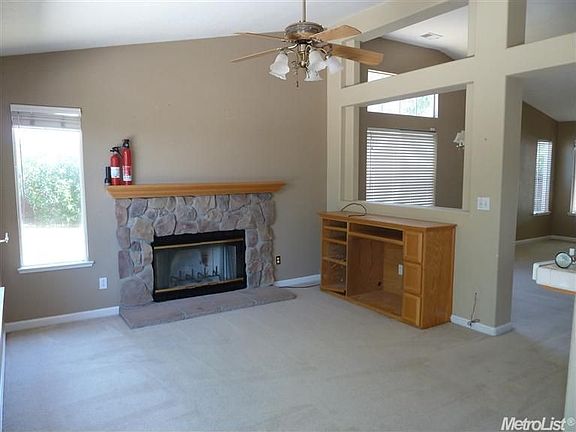 3rd image of 2087 Heather Creek Ct
