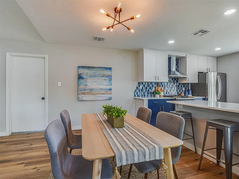 12900 Campos Dr — Photo 5