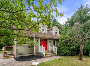 40 Clear Pond Rd, Lakeville, MA 02347
