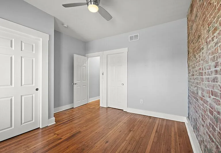 1683 E Main St — Photo 11