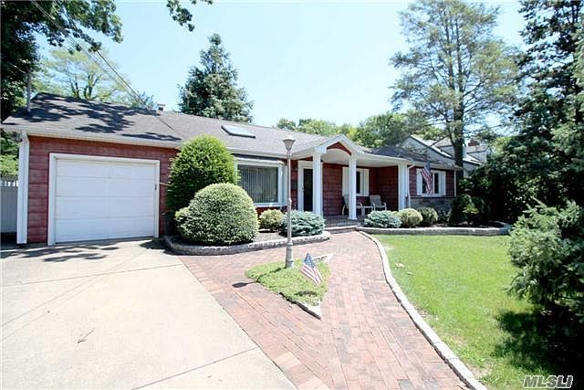 1st image of 10 Talmadge Dr