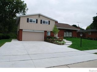 34025 Six Mile Rd, Livonia, MI 48152