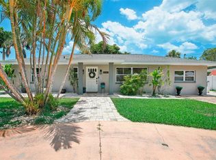 11070 Navajo Dr, Saint Petersburg, FL 33708