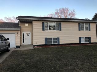 411 N Harvey St, Griffith, IN 46319