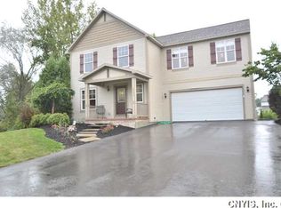 8697 Weaver Rd, Cicero, NY 13039