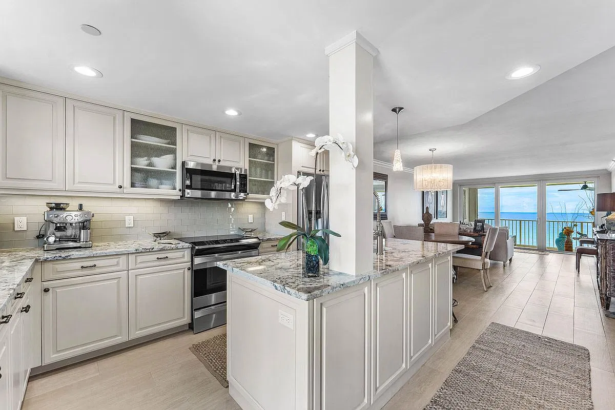 2 bed, 2.0 bath, 988 sqft, $8,500 — Photo 4