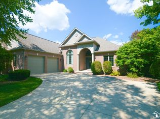 1009 Regents Park Dr, Monroe, MI 48161