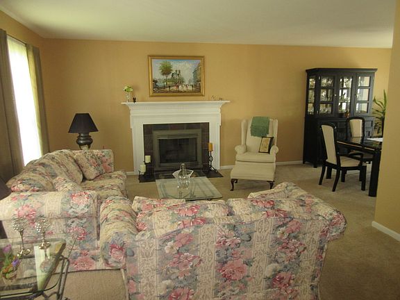 4th image of 34 Yardley Ln