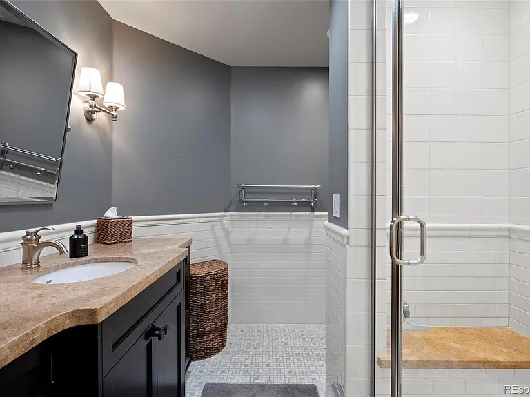 1350 E Greenwood Ln — Photo 37