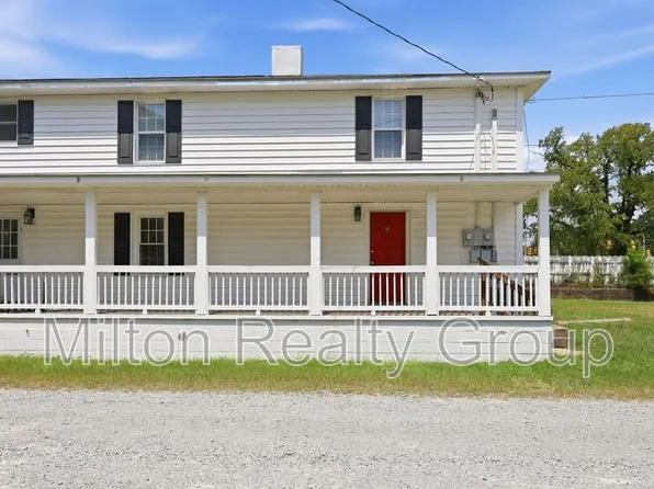 101 E Woodall St #D, Four Oaks, NC 27524