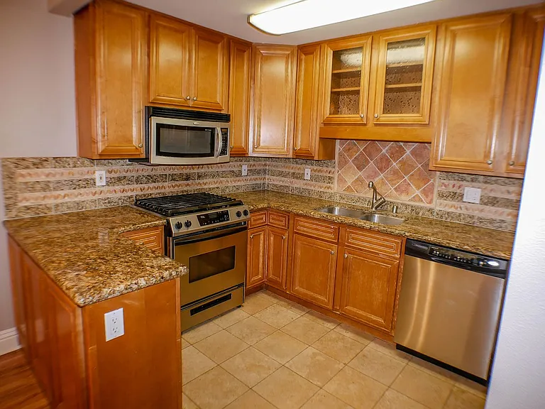 7509 Draper Ave #202 — Photo 8