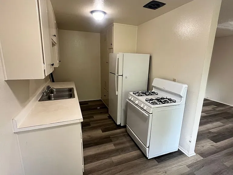 1168 Nevada Ave — Photo 8