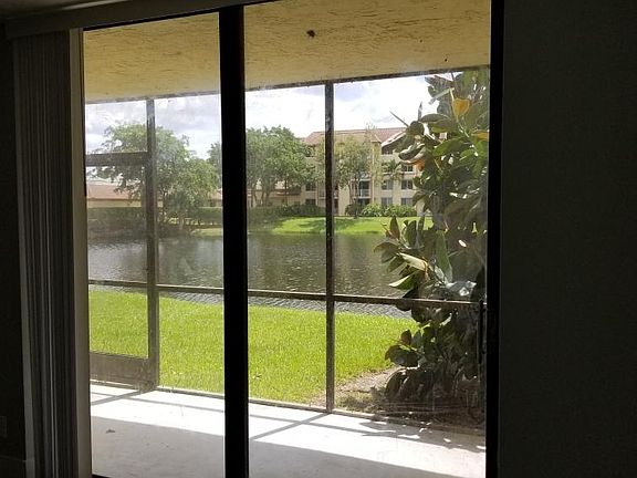 4th image of 640 Cypress Lake Blvd #C