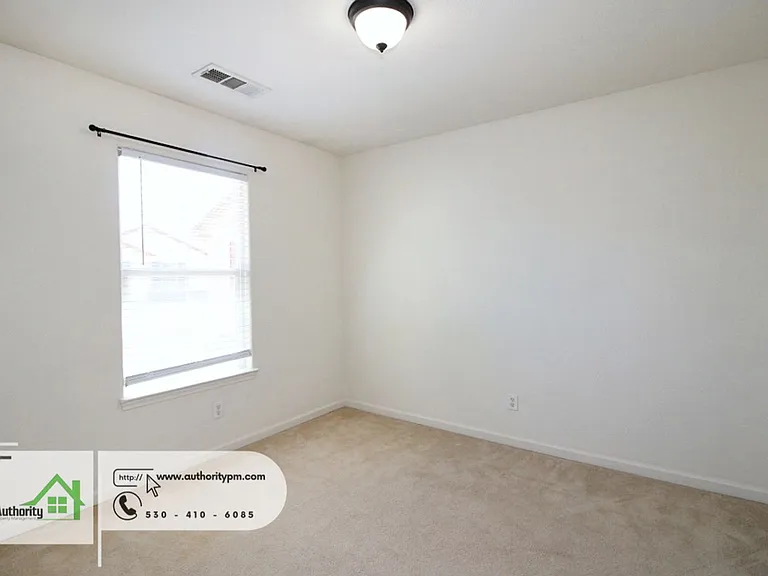 2109 Vienna Way — Photo 18