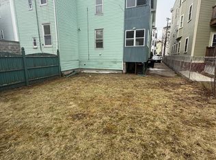 72 Elm St APT 2, Cambridge, MA 02139