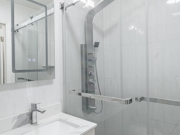 5th image of 201 E 36th St APT 5G
