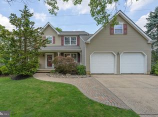 168 Knotty Oak Dr, Mount Laurel, NJ 08054