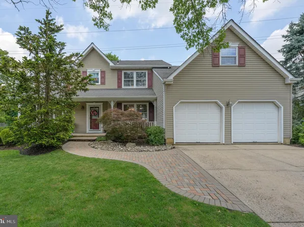 168 Knotty Oak Dr, Mount Laurel, NJ 08054