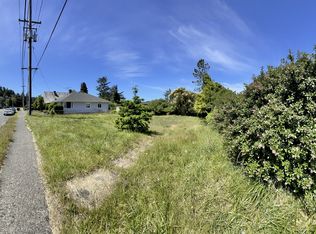 2040 Harrison St, North Bend, OR 97459