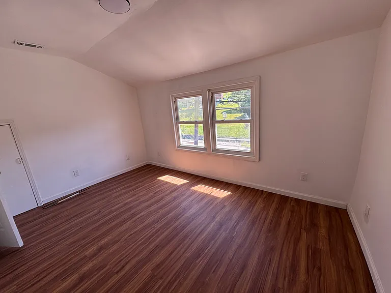 1469 Franklin St — Photo 7