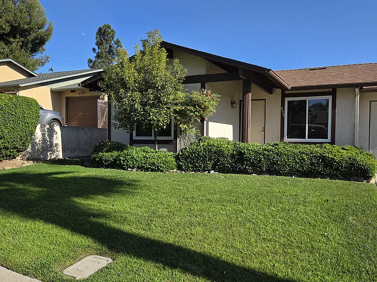 855 Loganberry Ct — Photo 2