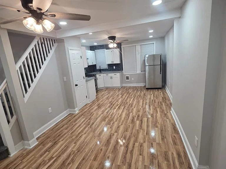 2055 Carver St — Photo 5