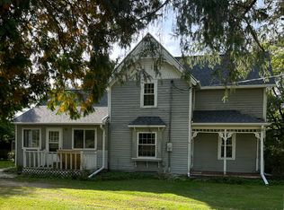 E2017 Larson Rd, Waupaca, WI 54981