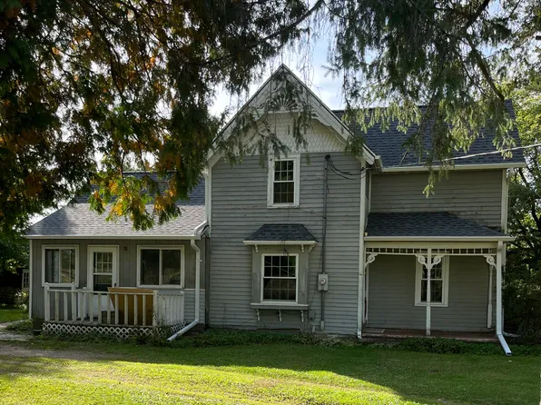 E2017 Larson Rd, Waupaca, WI 54981