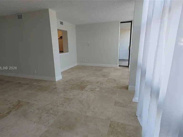 1000 Parkview Dr #125 — Photo 34