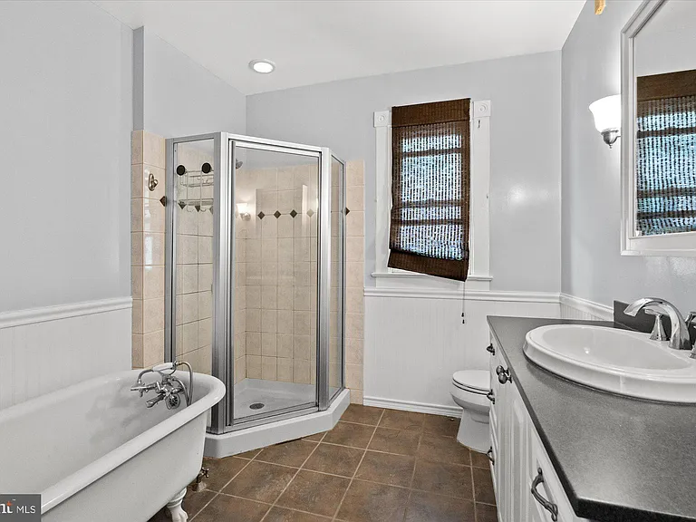 629 N Columbus St — Photo 21
