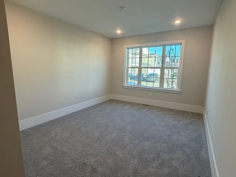 1404 Justin Dr — Photo 12