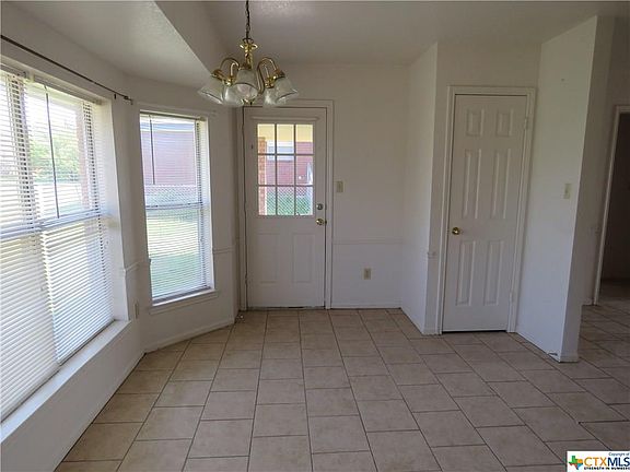 4th image of 3803 Oak Valley Dr