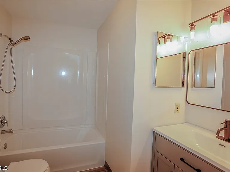 8061 Country Rd #203 — Photo 11