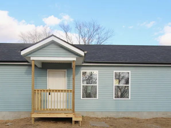 462 Plum St, Austin, IN 47102