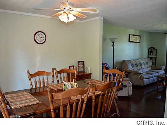 3rd image of 8021 Crockett Dr