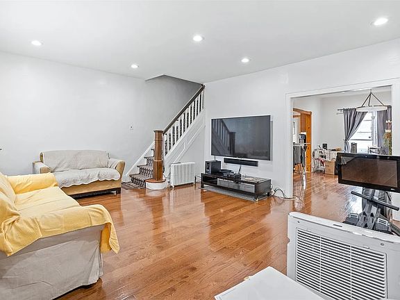 4th image of 8312 161st St