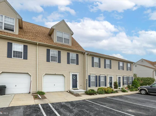 6324 Darlington Dr, Harrisburg, PA 17112