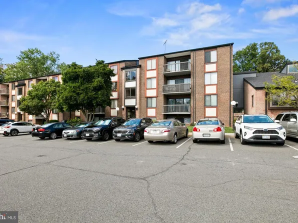 9728 Kingsbridge Dr APT 302, Fairfax, VA 22031