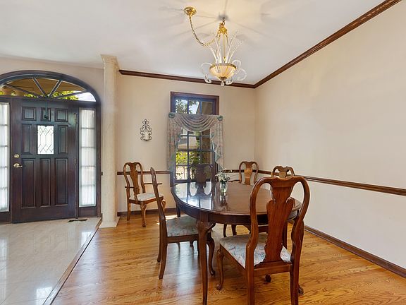5th image of 2530 E Chesapeake Pl