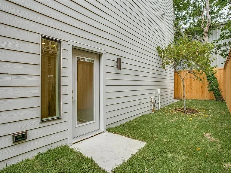 2627 Kimsey Dr #103 — Photo 13