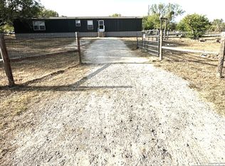 111 County Road 2662, Moore, TX 78057